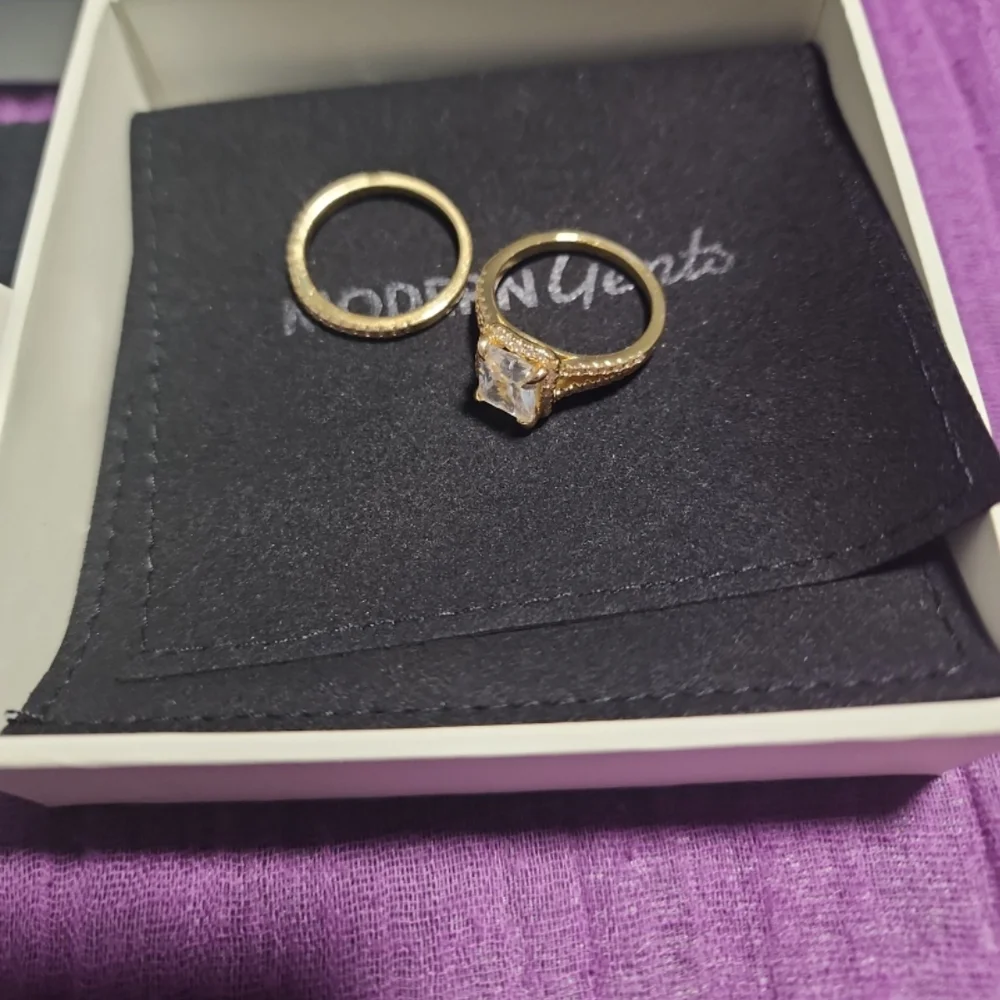 The EVELYN Modern Gents Gold Ring Set - Picture 5 of 7